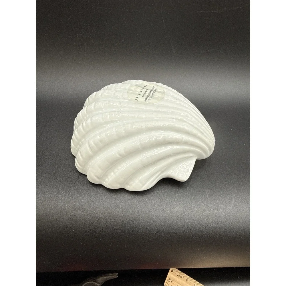Pottery Barn White Clam Scallop Shell Appetizer / Soap Dish Discontinued EUC